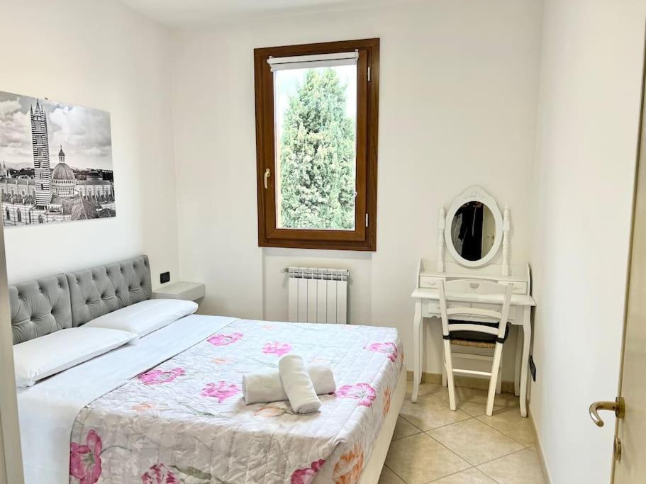 Comfyspot Apartment Rosia Екстериор снимка