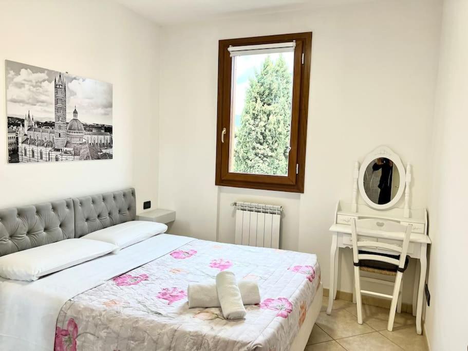 Comfyspot Apartment Rosia Екстериор снимка