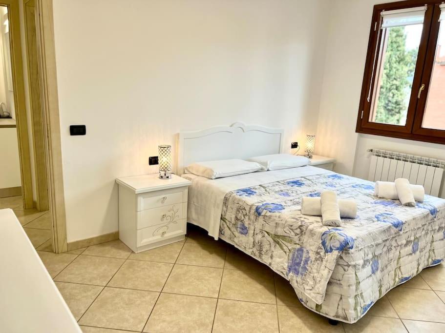 Comfyspot Apartment Rosia Екстериор снимка