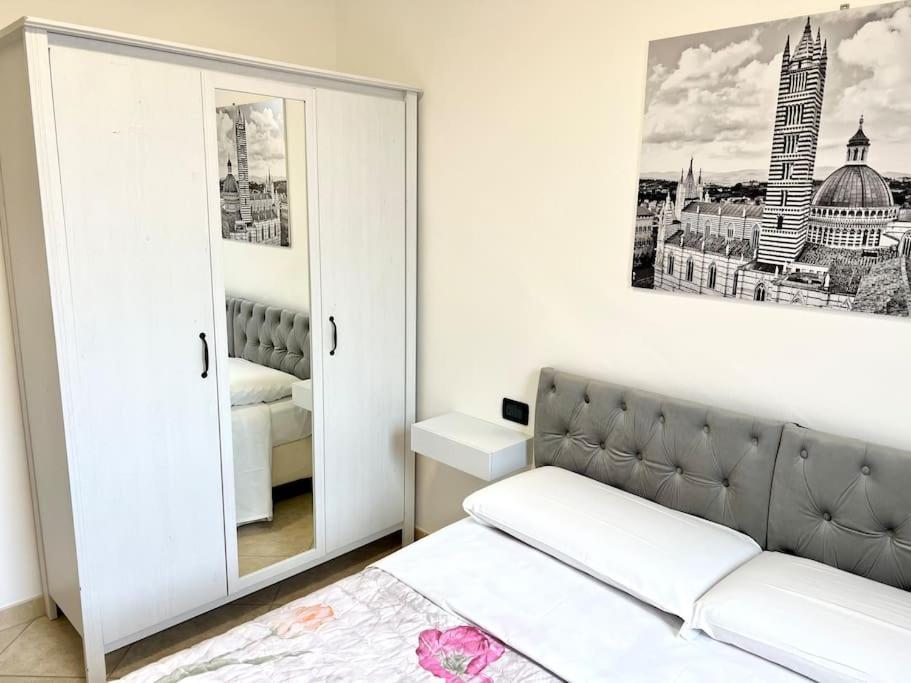 Comfyspot Apartment Rosia Екстериор снимка