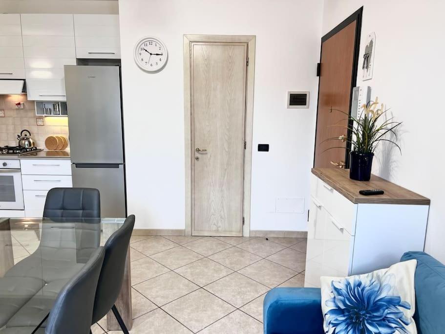 Comfyspot Apartment Rosia Екстериор снимка