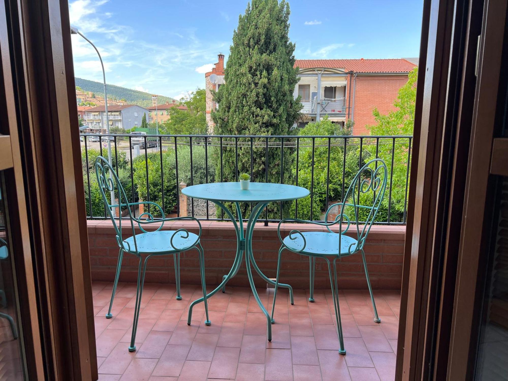 Comfyspot Apartment Rosia Екстериор снимка